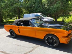1965 Ford Mustang Ford 550hp Crate motor with Fast Fuel Injection