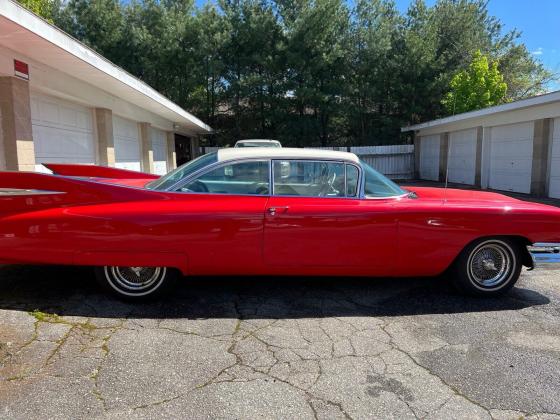 1959 Cadillac DeVille Gasoline RWD 350 Chevy Engine
