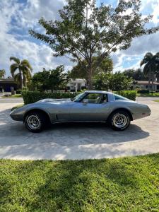 1978 Chevrolet Corvette optional L82 220HP V8 engine